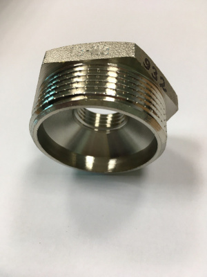 Футорка 1/2" в. x 1½" н., латунная